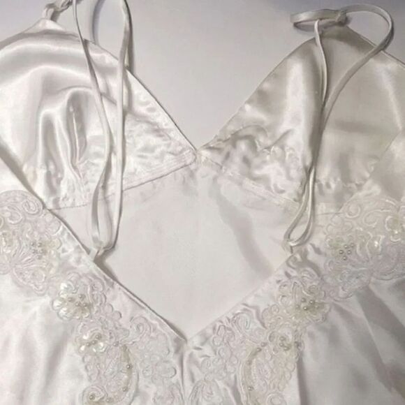 Victoria's Secret 1999 White Satin Pearl Sequin Applique Short Bridal Slip Small - Picture 17 of 17
